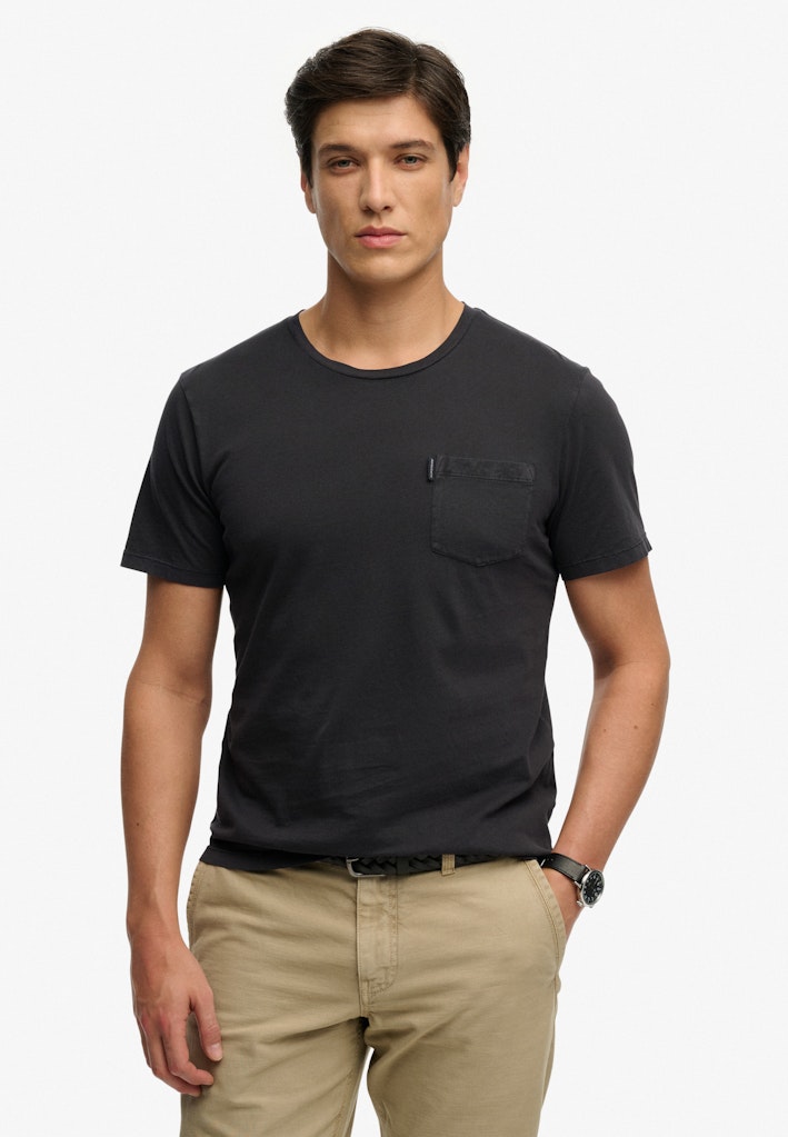 Classic Essential Pocket T-shirt