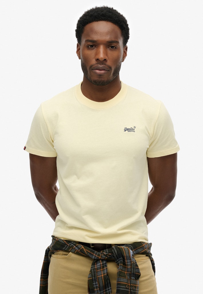 Essential Logo T-Shirt